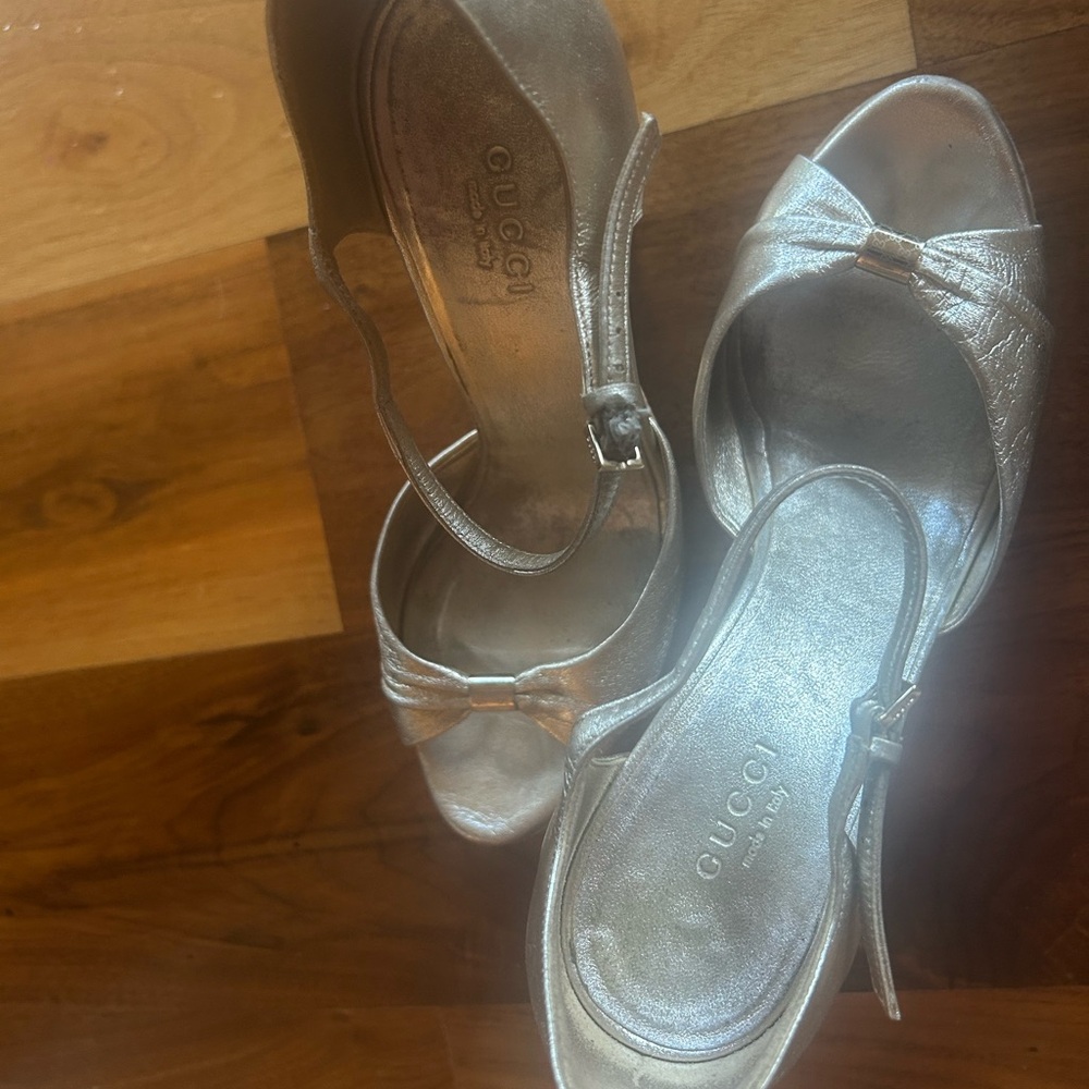 Gucci Silver Heels Luxury Design - Picture 4 of 9